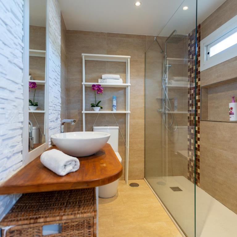 Moderno estudio y piscina a 50 metros de la playa - Apartamento de 1 dormitorio - 11
