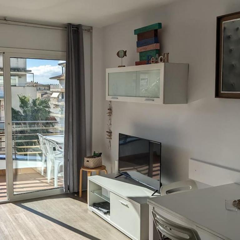 Cozy, sunny and close to the beach - One-Bedroom Apartment - 11