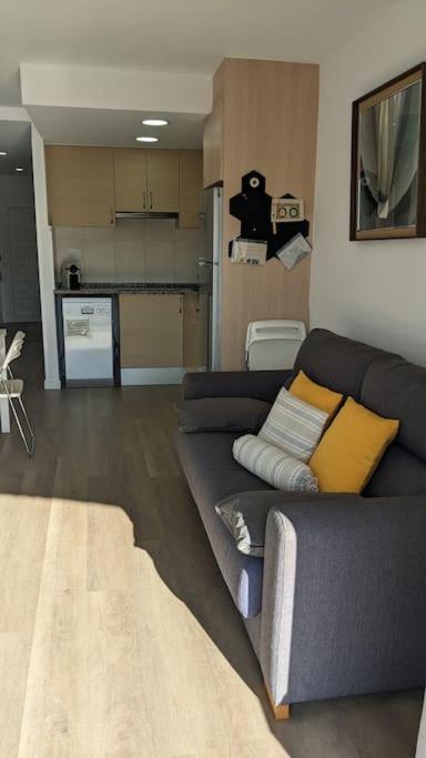Cozy, sunny and close to the beach - One-Bedroom Apartment - 12