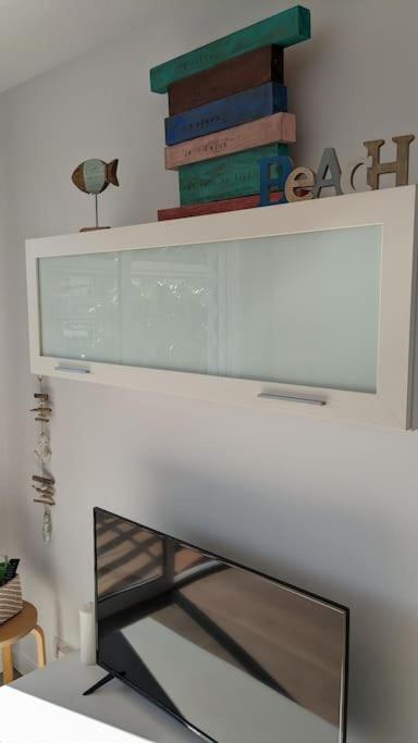 Cozy, sunny and close to the beach - One-Bedroom Apartment - 17