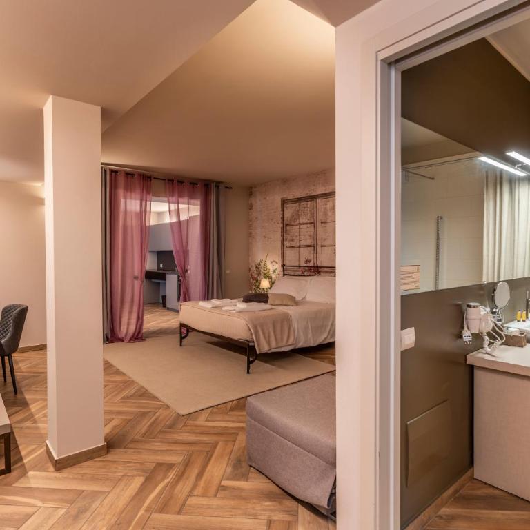 Bed & Breakfast LA HOME and Apartments - Camera Matrimoniale Standard - 11