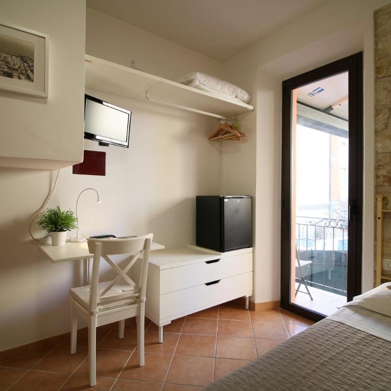 Conero Camere - Camera Matrimoniale Deluxe con Balcone - 9
