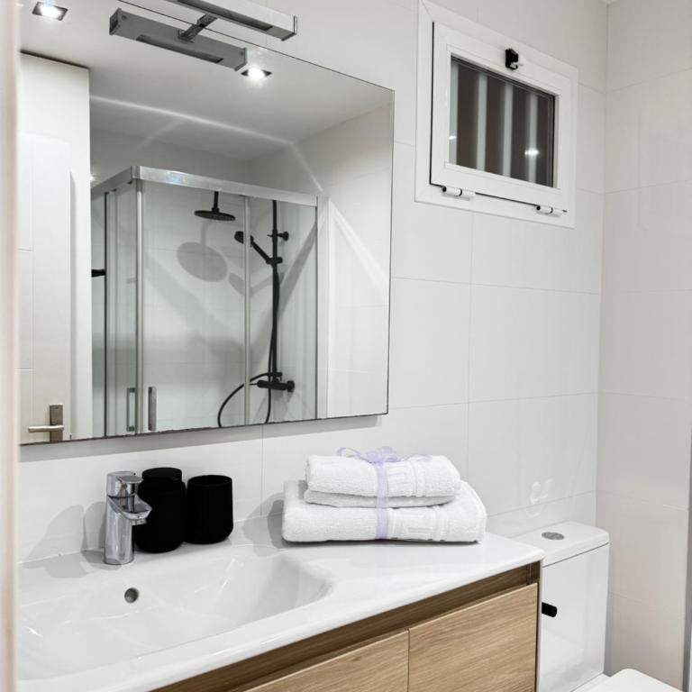 Céntrico, reformado, frente a playa de Alicante y piscina - One-Bedroom Apartment - 12