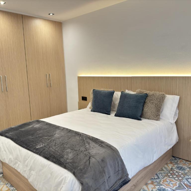 Céntrico, reformado, frente a playa de Alicante y piscina - One-Bedroom Apartment - 15