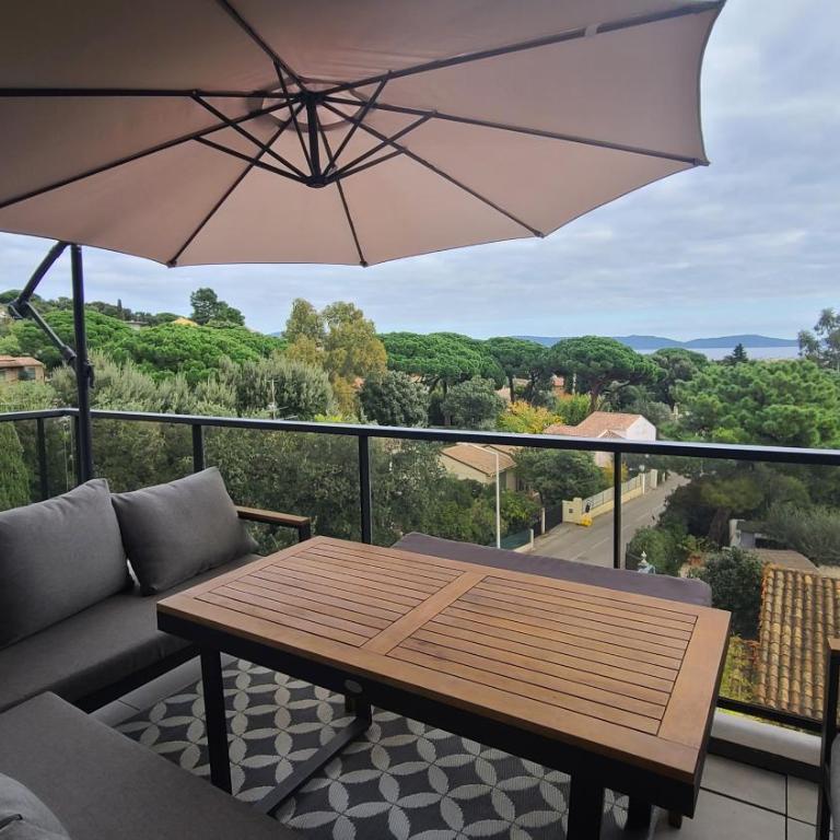 Appartement climatisé T3 vue mer de 63 M2 - 2 chambres et belle terrasse de 23 M2 - Appartement 2 Chambres avec Terrasse et Vue sur la Mer - 24