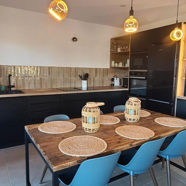 Appartement climatisé T3 vue mer de 63 M2 - 2 chambres et belle terrasse de 23 M2 - Appartement 2 Chambres avec Terrasse et Vue sur la Mer - 17