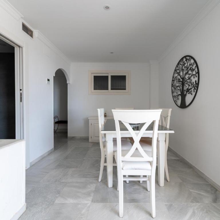 Frente al Mar y Paseo marítimo en el centro Marbella - Apartamento de 1 dormitorio - 11