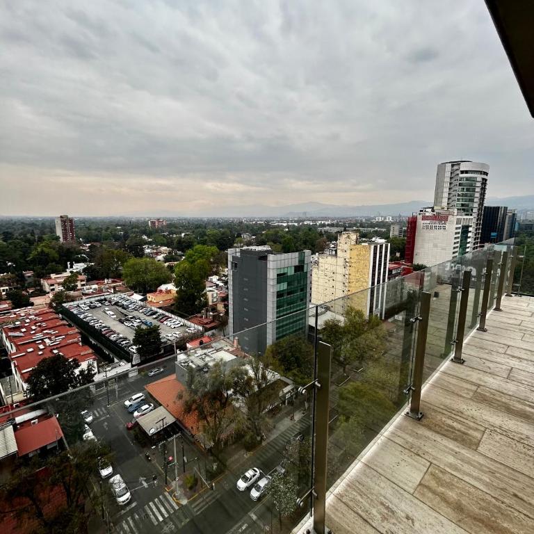 Departamento amplio, hermosa vista panorámica - Three-Bedroom Apartment - 18