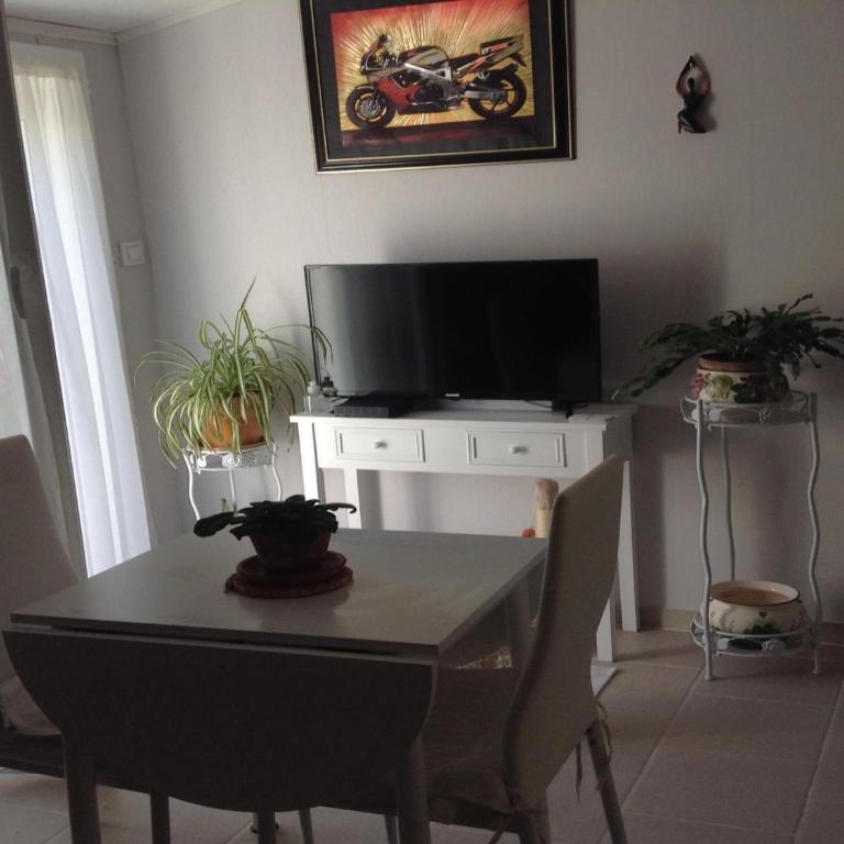 Charming town centre house with garden - Maison de Vacances 1 Chambre - 4