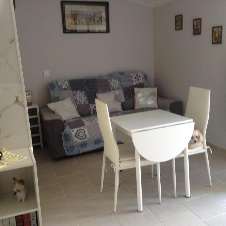 Charming town centre house with garden - Maison de Vacances 1 Chambre - 2