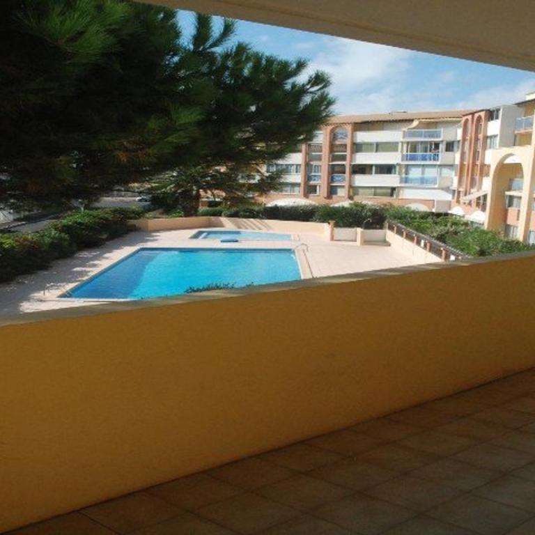 Splendide T3 rénové avec piscine et parking à 100m de la mer, 6 pers, terrasse, WIFI - FR-1-607-206 - Ferienhaus - 4