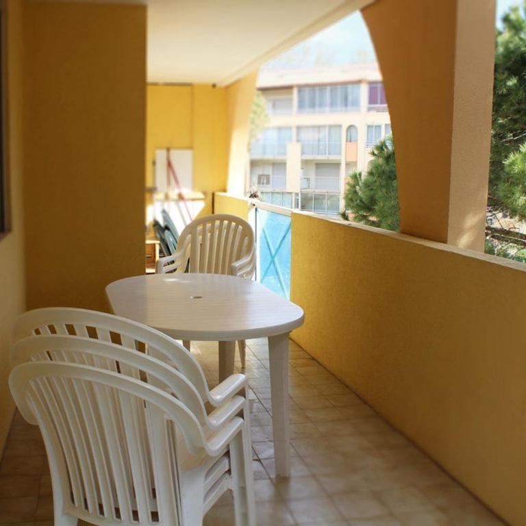 Splendide T3 rénové avec piscine et parking à 100m de la mer, 6 pers, terrasse, WIFI - FR-1-607-206 - Ferienhaus - 7