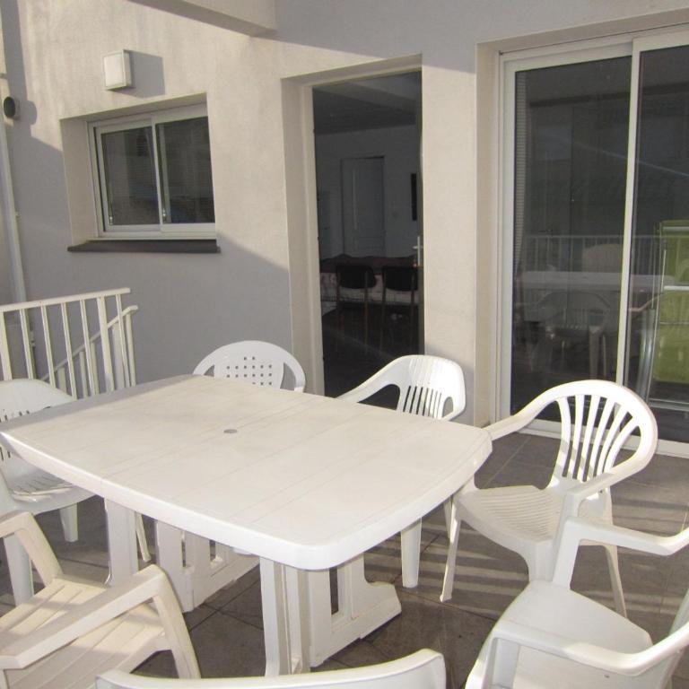 Villa moderne 5/6 pers, clim, parking, proche plage et centre - FR-1-781-64 - Ferienhaus - 9