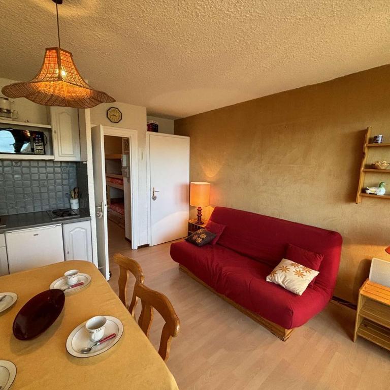 Studio cabine au pied des pistes avec balcon et parking gratuit - Apartment mit 1 Schlafzimmer - 2