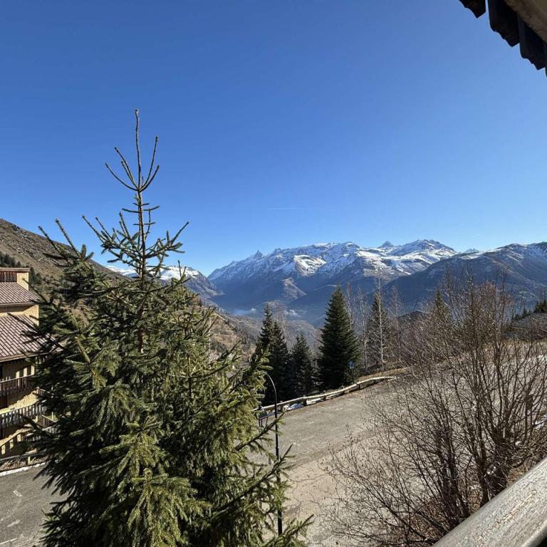 Studio cabine au pied des pistes avec balcon et parking gratuit - Apartment mit 1 Schlafzimmer - 6
