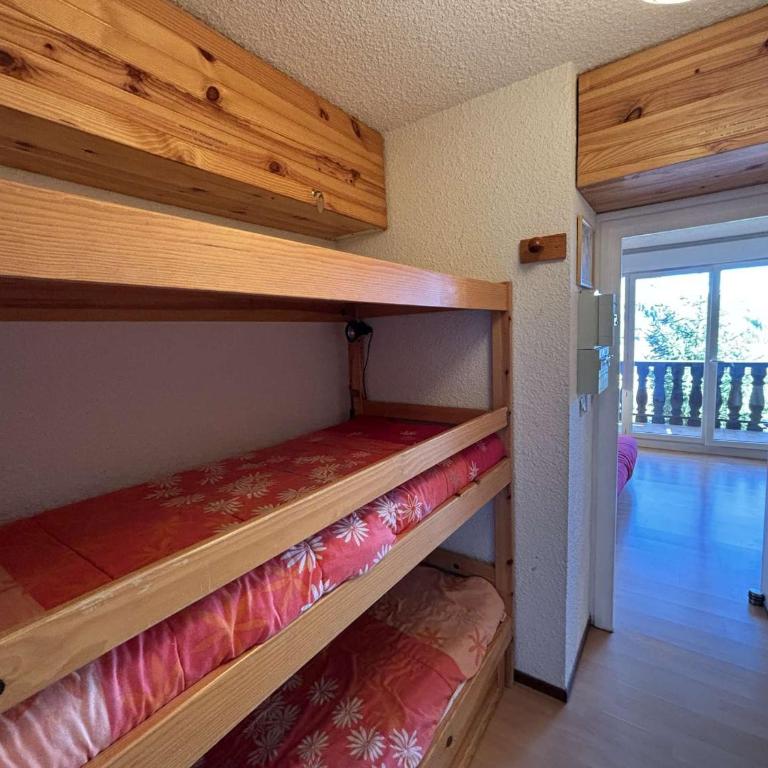 Studio cabine au pied des pistes avec balcon et parking gratuit - Apartment mit 1 Schlafzimmer - 8