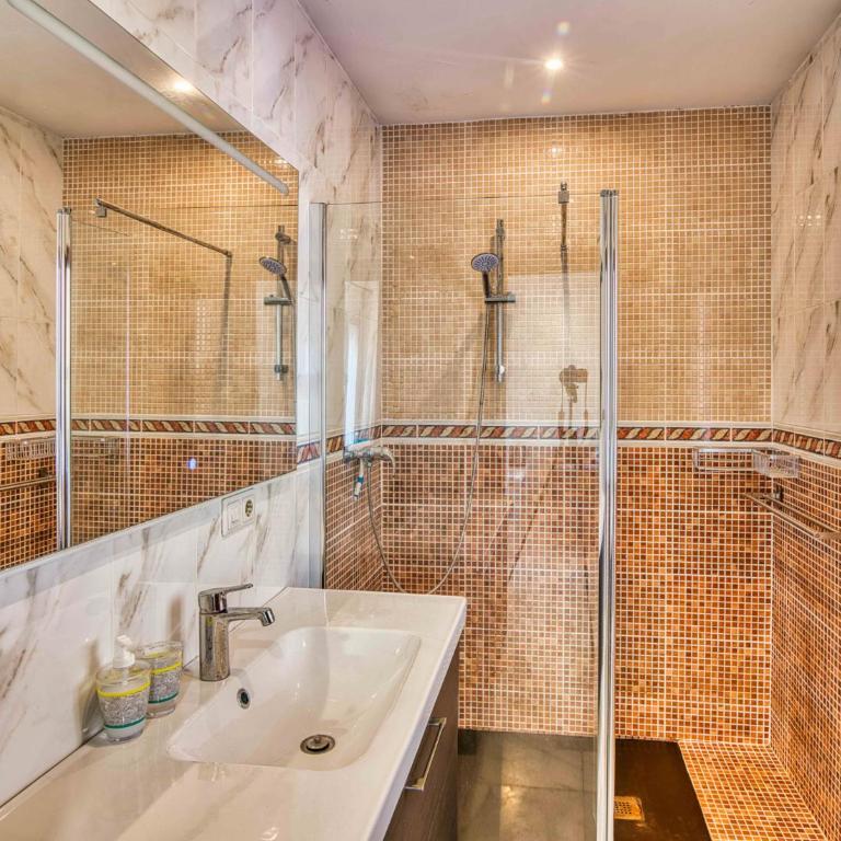 Villa Morera Bed & Breakfast - Habitación Doble Deluxe (1 adulto + 2 niños) - 4