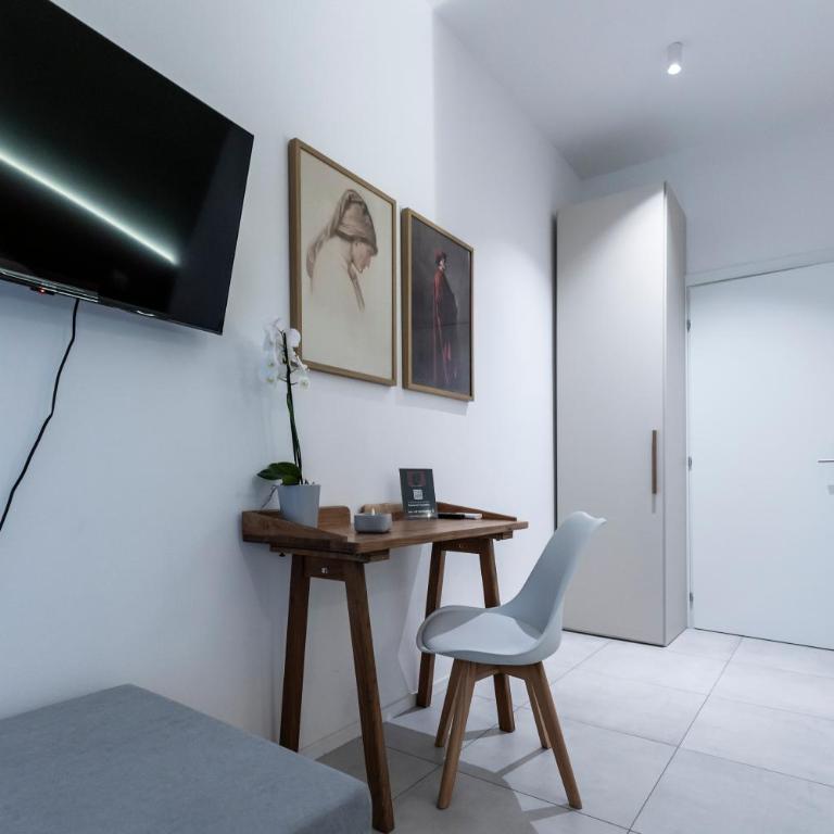 Dantis Rooms - Camera Tripla con Balcone - 7
