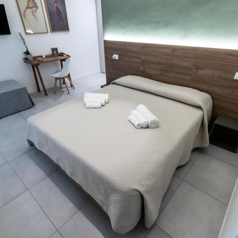 Dantis Rooms - Camera Tripla con Balcone - 12