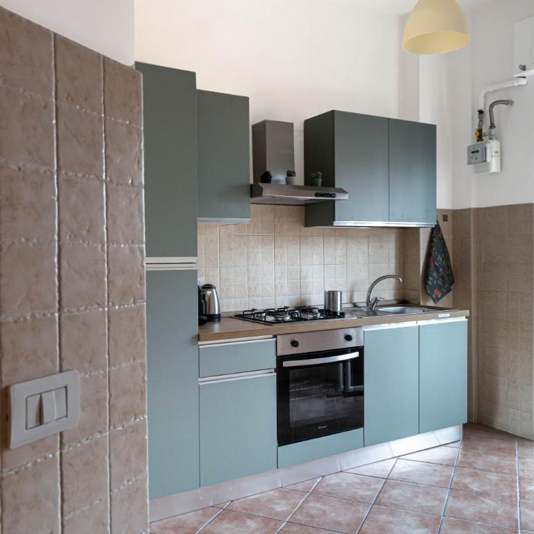 Casa di Massimo - Appartamento con 2 Camere da Letto e Balcone - 9