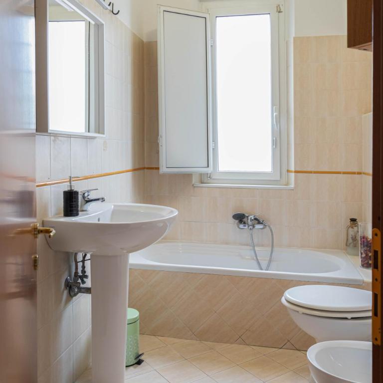 Casa di Massimo - Appartamento con 2 Camere da Letto e Balcone - 17