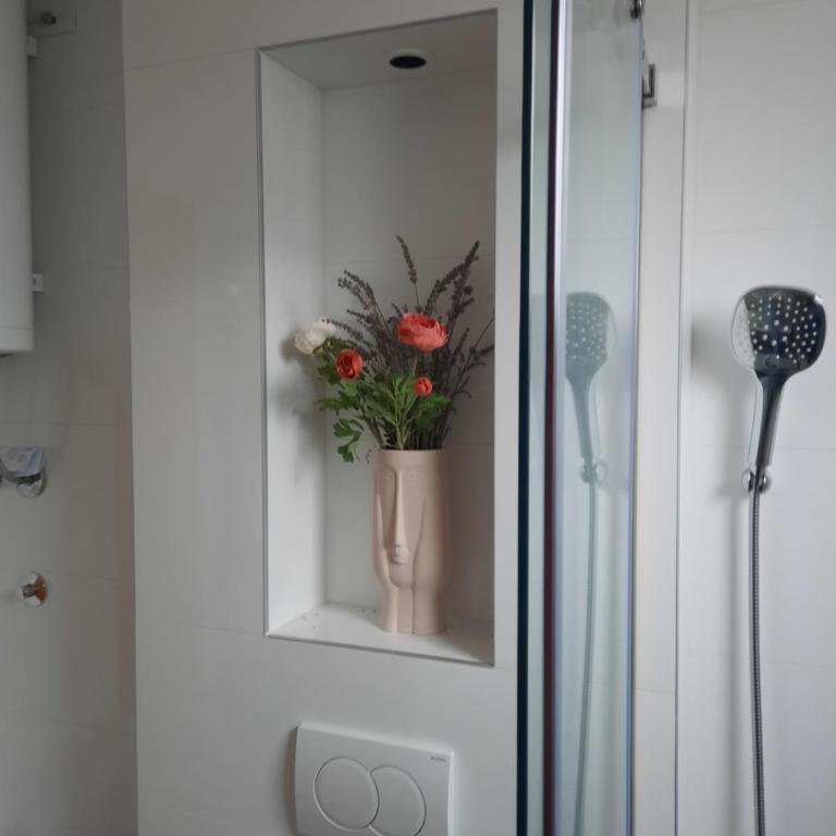 NJANJA apartmani Zlatibor - Apartman sa 2 Spavaće Sobe i Balkonom - 4