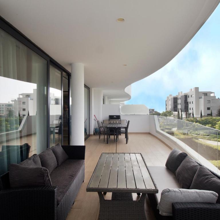 Happy Travel Higueron West - Two-Bedroom Apartment - 6