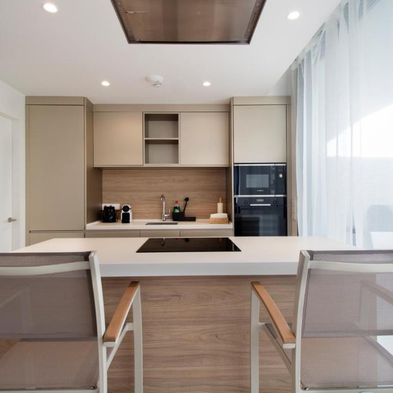 Happy Travel Higueron West - Two-Bedroom Apartment - 10