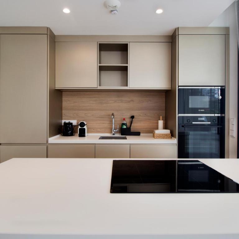 Happy Travel Higueron West - Two-Bedroom Apartment - 11