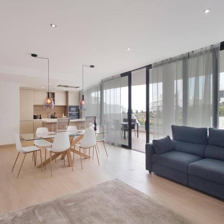 Happy Travel Higueron West - Two-Bedroom Apartment - 4