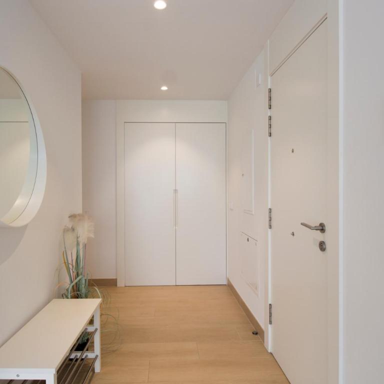 Happy Travel Higueron West - Two-Bedroom Apartment - 14