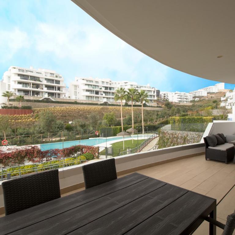 Happy Travel Higueron West - Two-Bedroom Apartment - 7