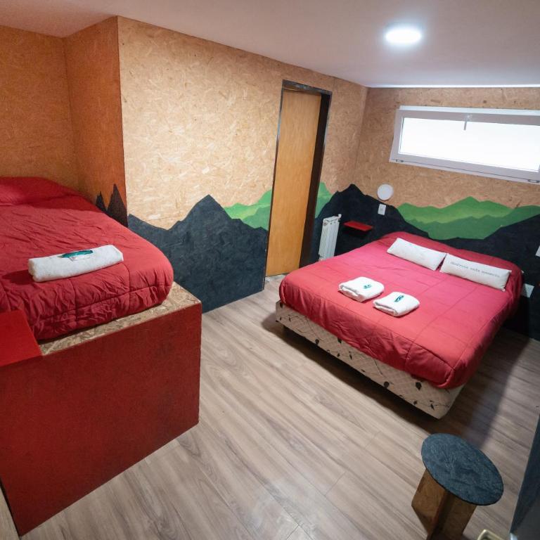 Moving Hostel Travel Bar - Habitación Triple Básica - 1