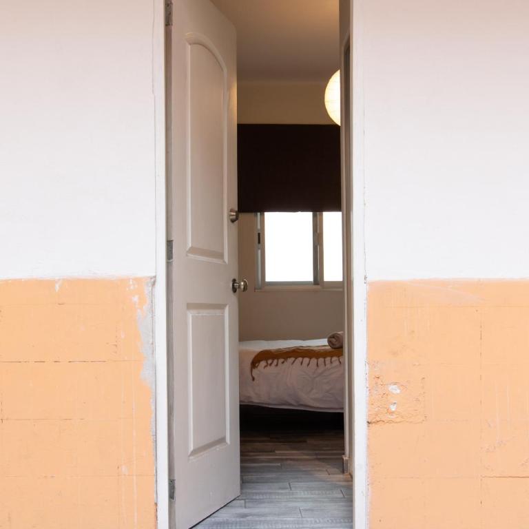 Encantador estudio privado con baño y kitchenette - One-Bedroom Apartment - 3