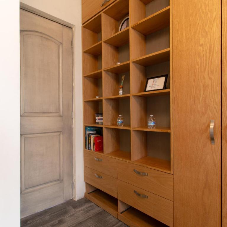 Encantador estudio privado con baño y kitchenette - One-Bedroom Apartment - 8