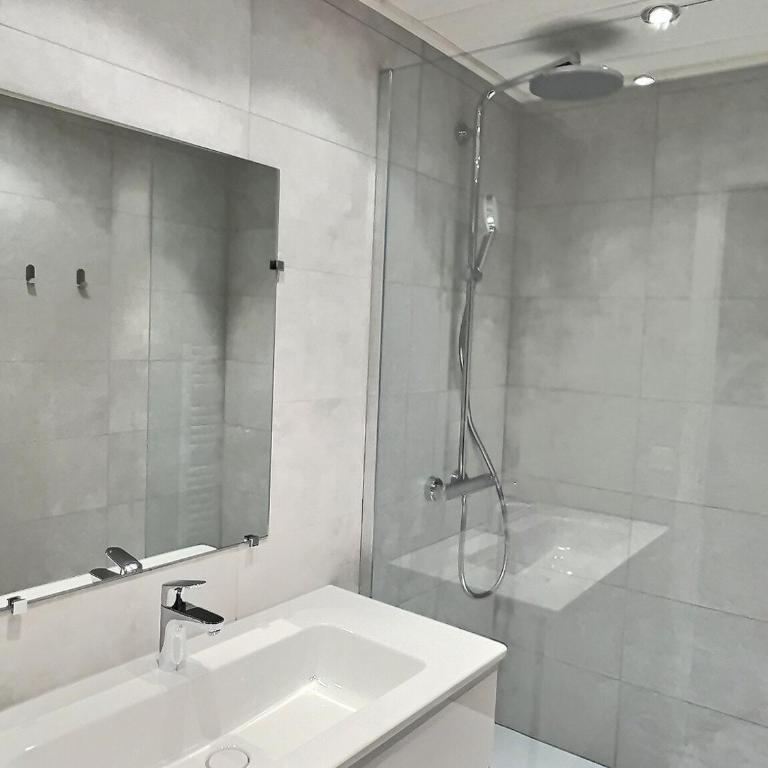 Grand studio mezzanine avec parking couvert, proche des pistes - FR-1-411-868 - Apartamento - 10