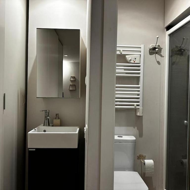 estudio en el centro de Madrid - One-Bedroom Apartment - 9