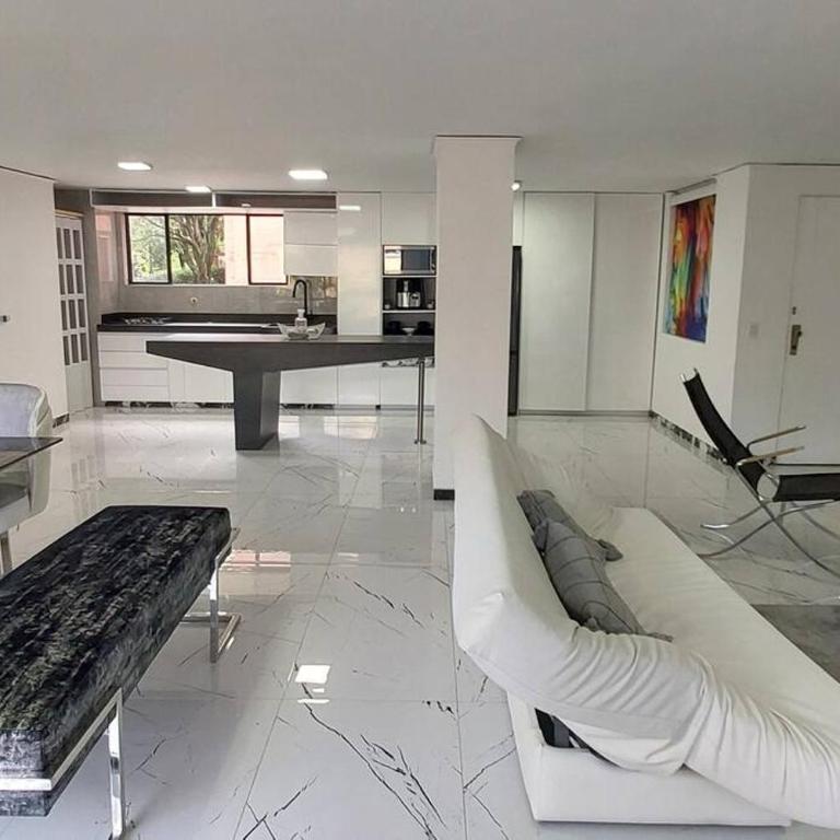 Apartamento Ejecutivo El Poblado Renta Larga 28 dias Amueblado WiFi - Three-Bedroom Apartment - 3