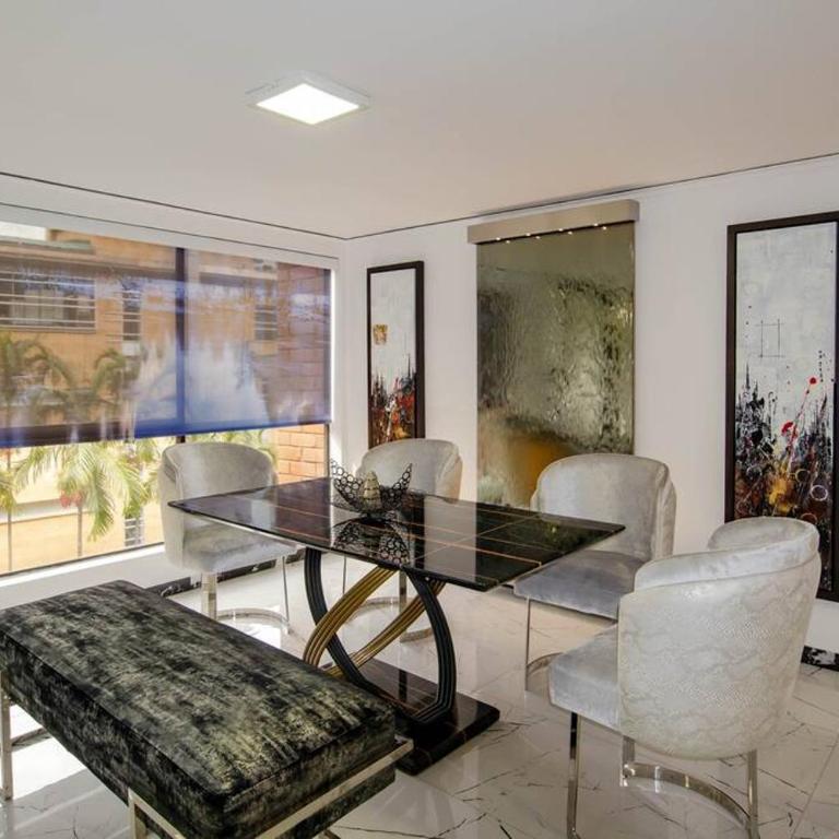 Apartamento Ejecutivo El Poblado Renta Larga 28 dias Amueblado WiFi - Three-Bedroom Apartment - 17