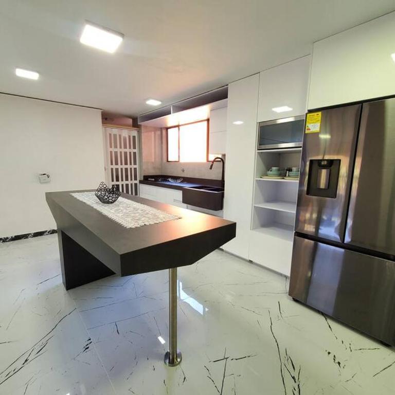 Apartamento Ejecutivo El Poblado Renta Larga 28 dias Amueblado WiFi - Three-Bedroom Apartment - 22