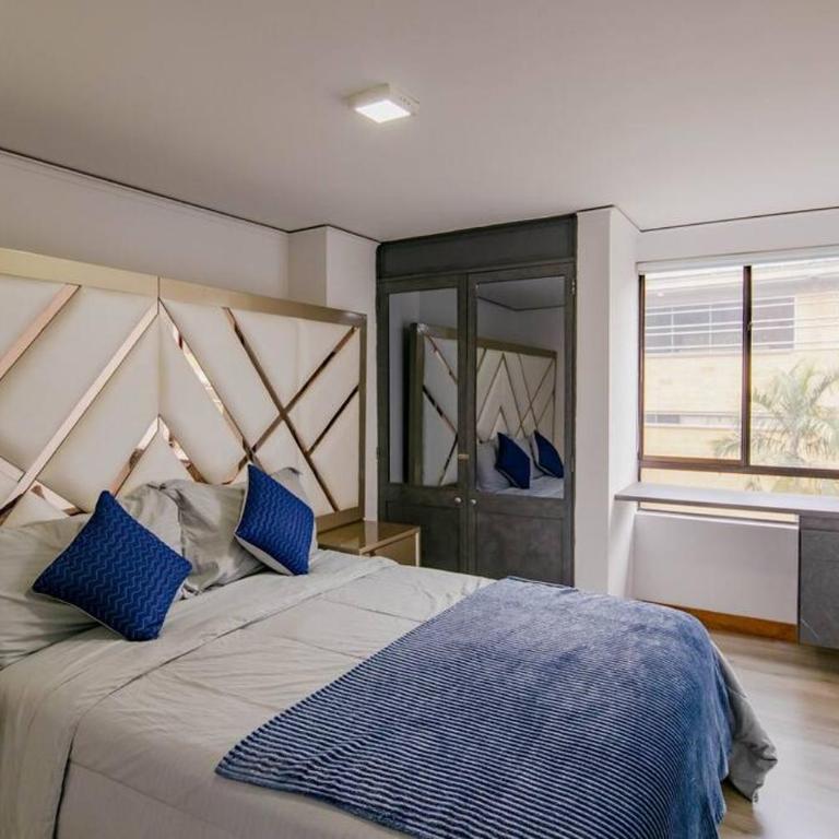 Apartamento Ejecutivo El Poblado Renta Larga 28 dias Amueblado WiFi - Three-Bedroom Apartment - 35