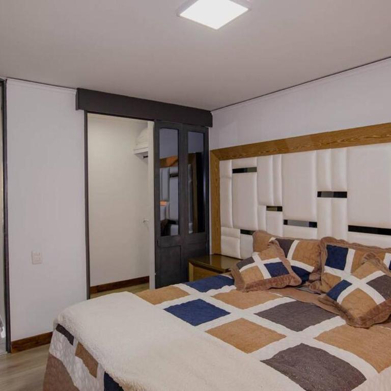 Apartamento Ejecutivo El Poblado Renta Larga 28 dias Amueblado WiFi - Three-Bedroom Apartment - 38