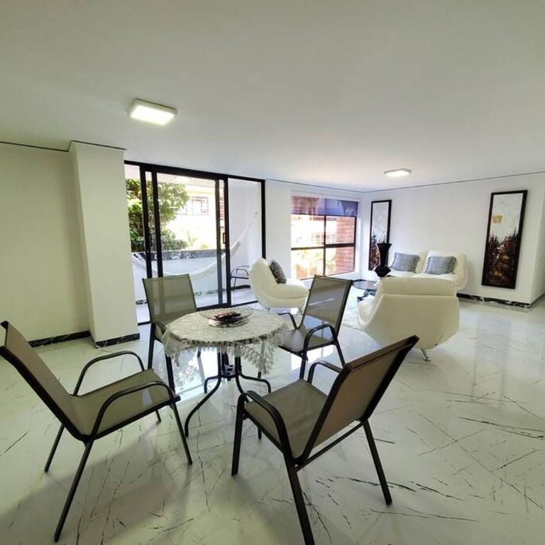 Apartamento Ejecutivo El Poblado Renta Larga 28 dias Amueblado WiFi - Three-Bedroom Apartment - 41