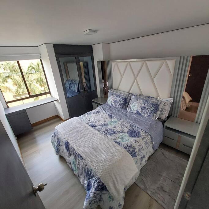 Apartamento Ejecutivo El Poblado Renta Larga 28 dias Amueblado WiFi - Three-Bedroom Apartment - 42