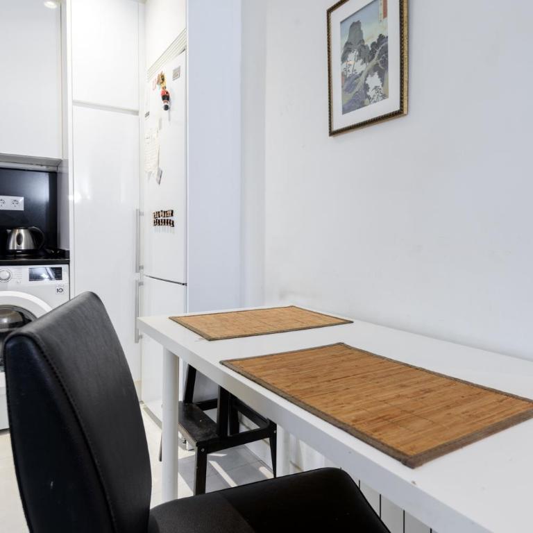 Modern Condo in Goya with Balcony - Retiro park - One-Bedroom Apartment - 6