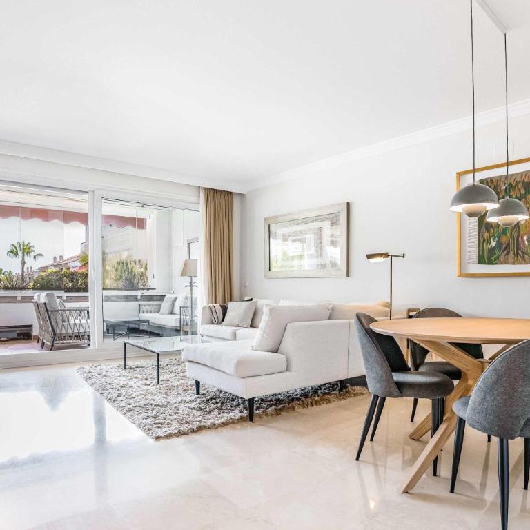 BEACHFRONT GOLDEN MILE PUENTO ROMANO SEA VIEW WIFI - Apartamento - 2
