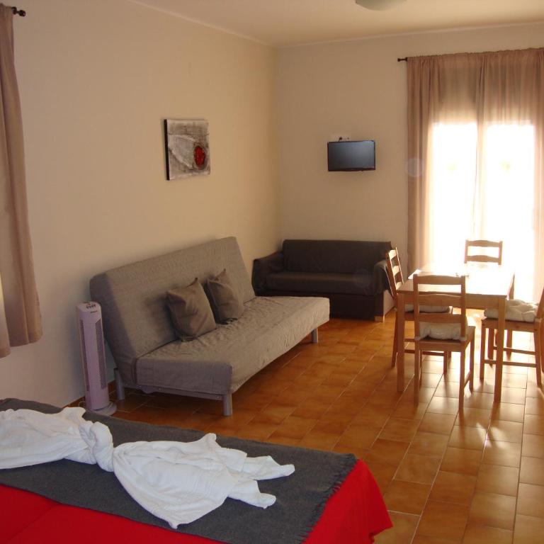 Apartaments Claudi - Estudio Familiar con balcón - 12