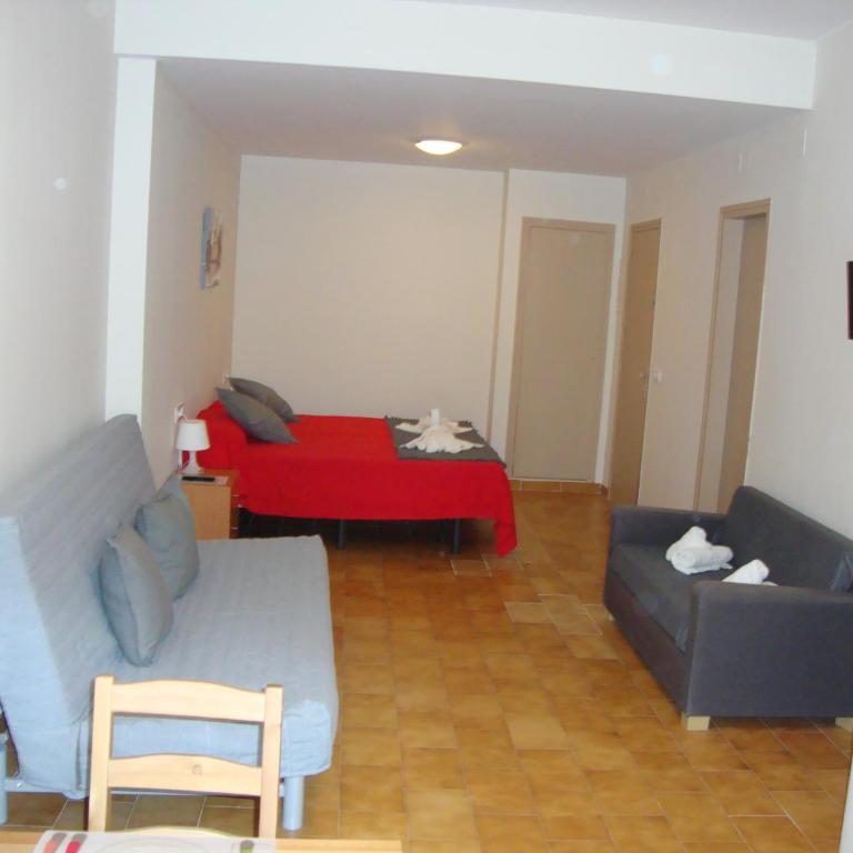 Apartaments Claudi - Habitación Triple Básica - 5