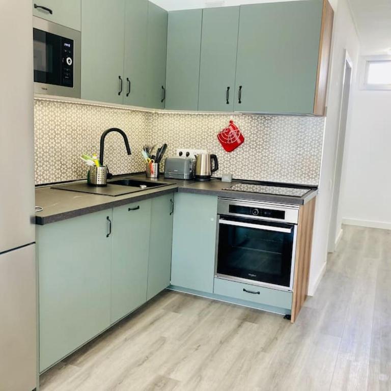 Alegranza 18 - Three-Bedroom Apartment - 11