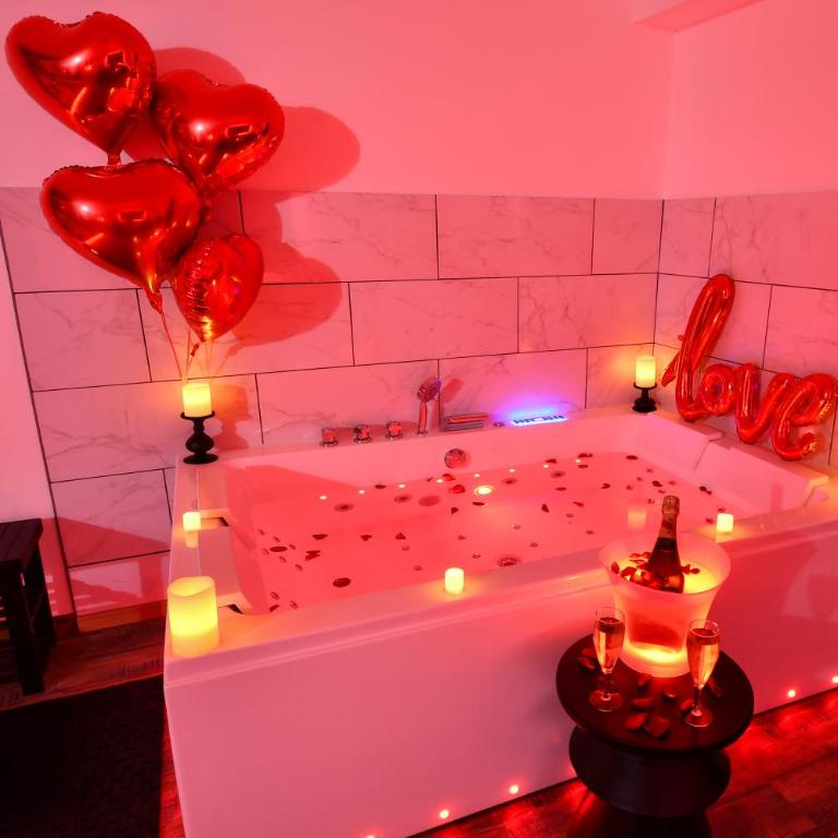 L'Arena - Love Room, Jacuzzi - Studio mit Whirlpool - 5